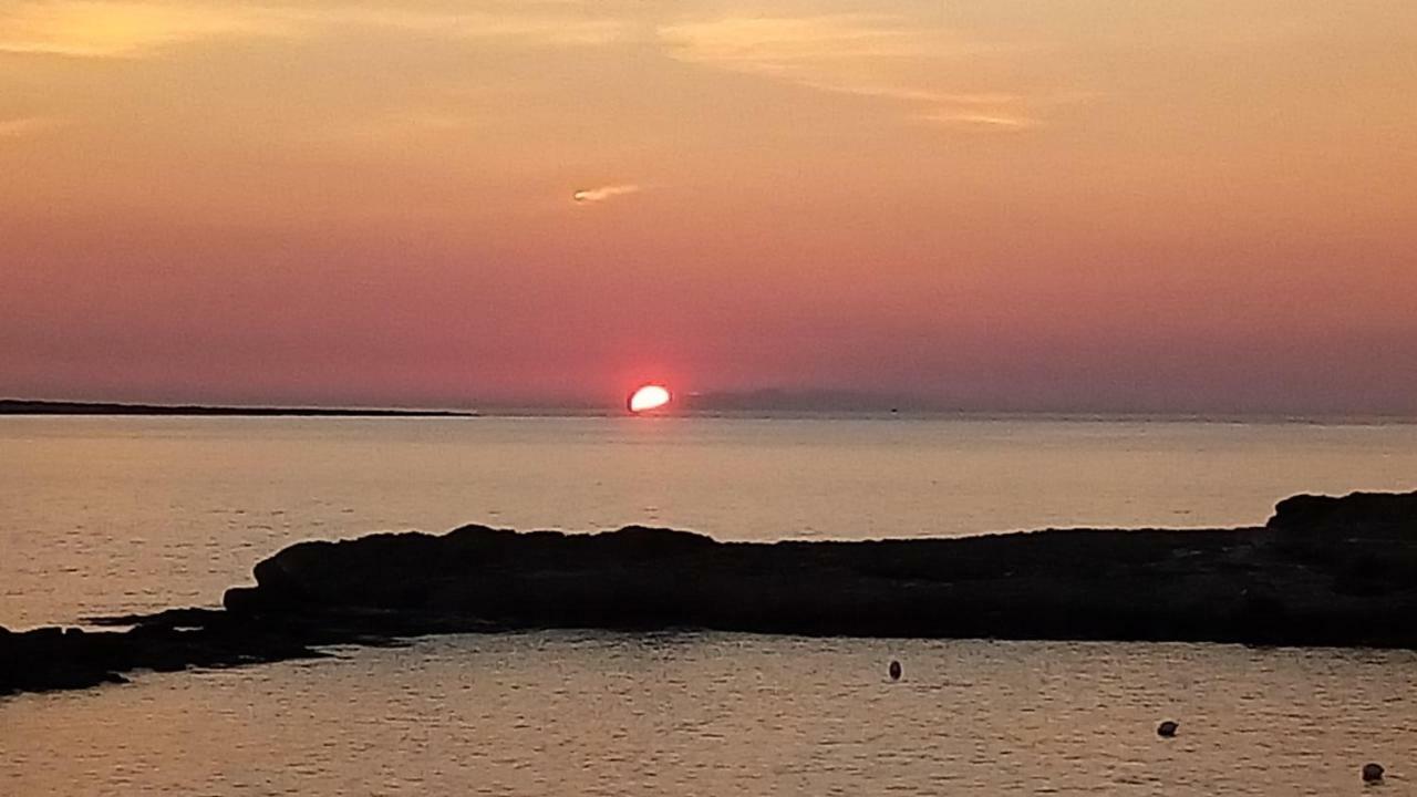 Deliziosa Villetta Mancaversa Marina di Mancaversa Bagian luar foto
